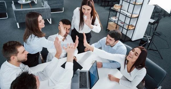 Đội ngũ nhân viên chuyên nghiệp và nhiệt tình